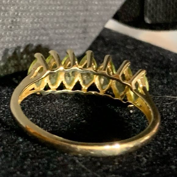 10k Gold Peridot Ring Size 8.5 - Picture 4 of 9